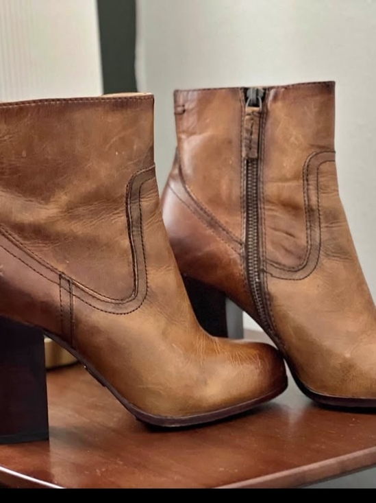 Frye Shoes - Women's Frye Parker Brown Leather Ankle Booties 7.5